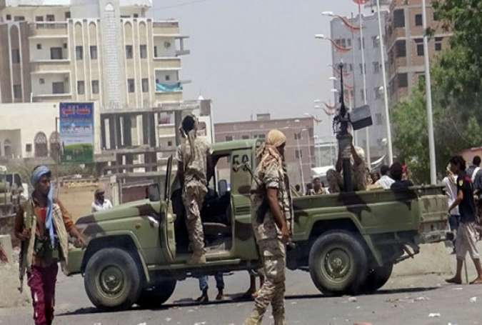 تجدد المواجهات في عدن وأكثر من 200 بين قتيل وجريح