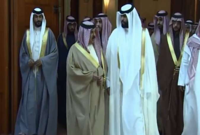 عاهل البحرين يستقبل عضو العائلة الأميرية القطرية