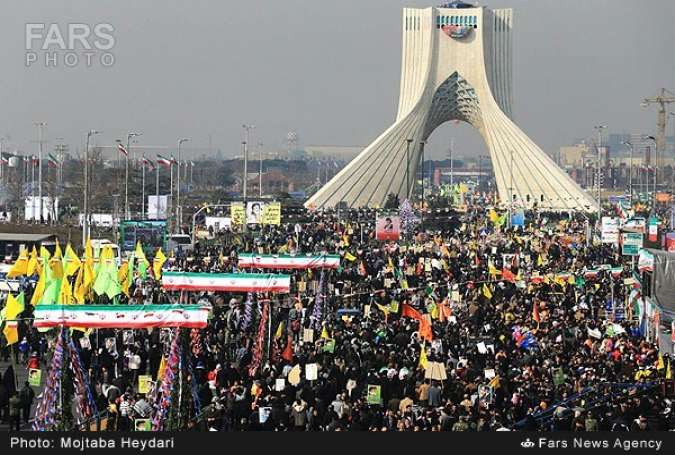 در راهپیمایی 22 بهمن طوفان بشری خیابان های ایران را درنوردید