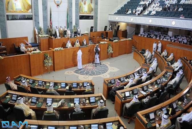 الكويت... البرلمان يوافق على قبول غير الكويتيين في الجيش