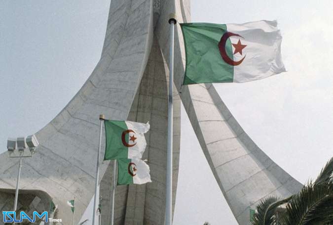 وزير المالية الجزائري يتراجع عن تصريحاته حول إلغاء الدعم