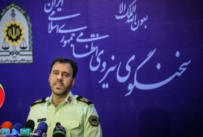 الشرطة الايرانية تعتقل 300 من مثيري الشغب في طهران