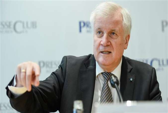Horst Seehofer, leader of the conservative Christian Social Union (CSU), addresses journalists during a meeting at the International Press Club of Munich, Germany, February 28, 2018. (Photo by AFP)