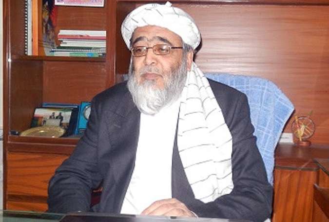 نواز شریف اسمبلی کو چھوڑ کر دوسرے ادارے کو اپنی داڑھی دیتے ہیں تو پھر گلا نہیں کرنا چاہیے، حافظ حسین احمد