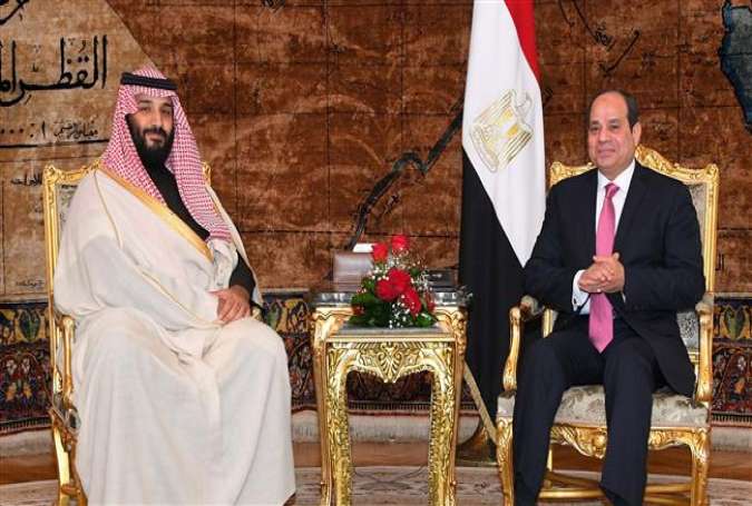 The handout picture released by the Egyptian Presidency on March 4, 2018 shows Egyptian President Abdel Fattah el-Sisi (R) meeting with Saudi Arabia