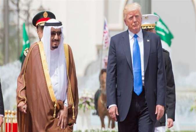 US President Donald Trump (R) and Saudi Arabia