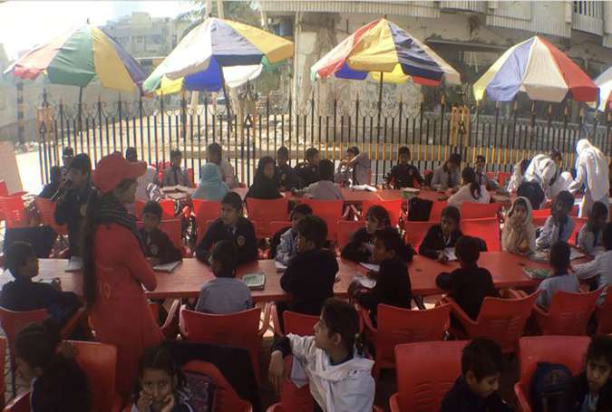 چیف جسٹس کا کراچی کے فٹ پاتھ اسکول کو مناسب جگہ فراہم کرنے کا حکم