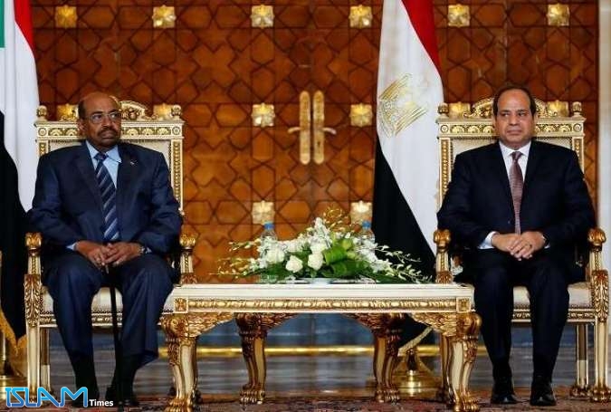 البشير يبدأ زيارة رسمية إلى مصر