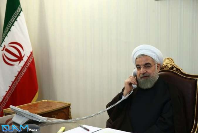 روحاني يهنئ قائد الثورة بمناسبة العام الجديد
