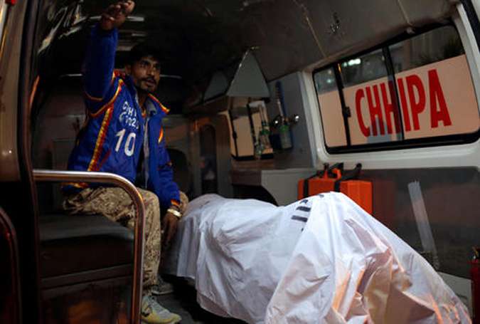 کراچی، این ایل سی کی گاڑی پر فائرنگ، ایک شخص ہلاک