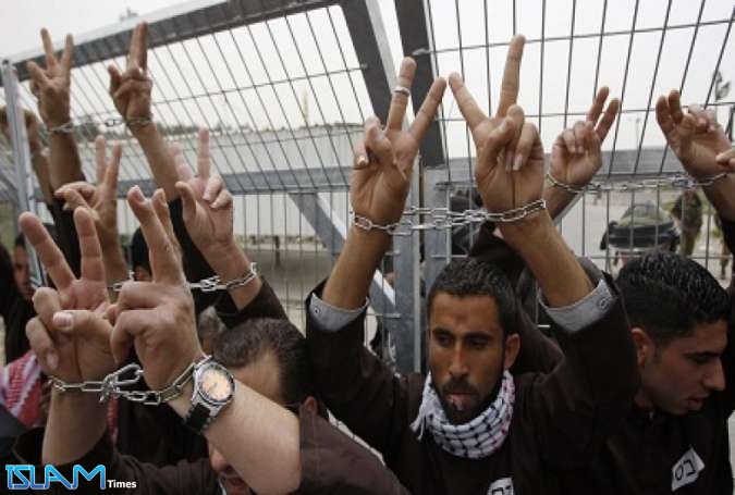 في يوم الأسير .. نسبة الأسرى في سجون الاحتلال إلى ارتفاع