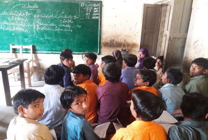 سندھ میں تعلیمی سال کا آغاز لیکن زیادہ تر اسکولوں میں طلبہ نئی تدریسی کتابوں سے محروم