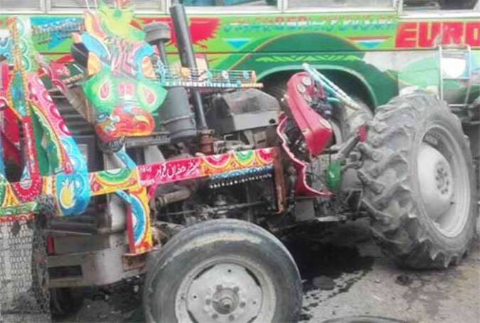 لیہ، بس اور ٹریکٹر ٹرالی کے درمیان تصادم، 6 افراد جاں بحق