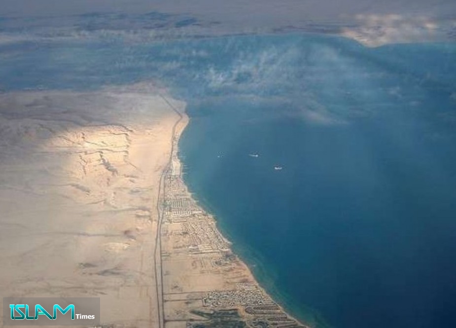مصر تُجمد ‘‘أرضاً قطرية‘‘ على ساحل البحر الأحمر