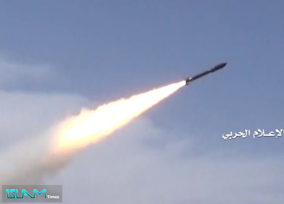 صاروخ باليستي يمني يستهدف معسكراً سعودياً في جيزان