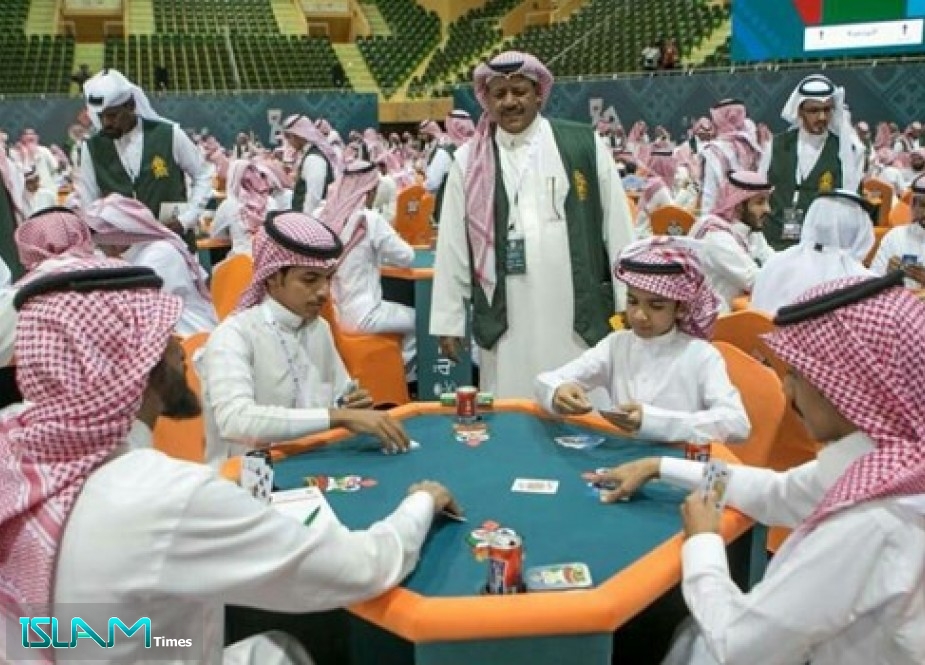 السعودية في العهد الجديد.. قيود على العبادة وحرية للحفلات