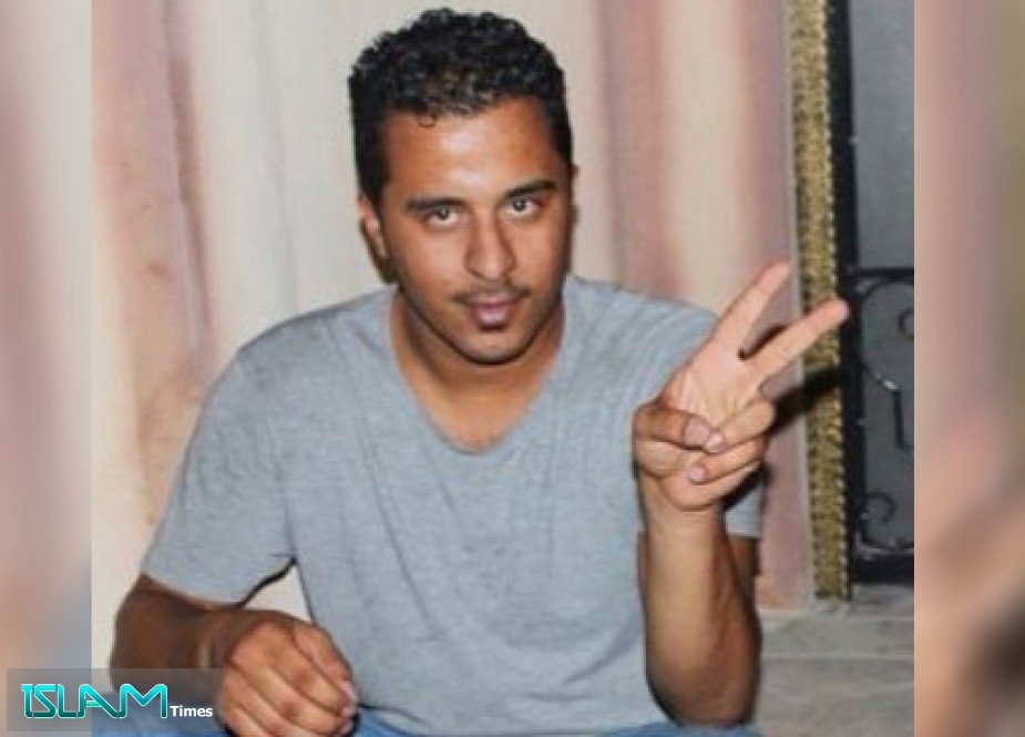 مركز البحرين: عائلة المعتقل عباس تطالب بتمكين ابنها من العلاج
