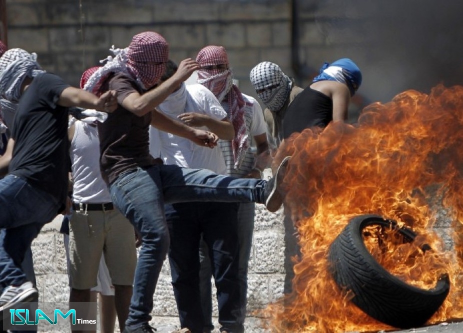 إصابة عشرات الفلسطينيين خلال موجهات بالضفة مع قوات الاحتلال