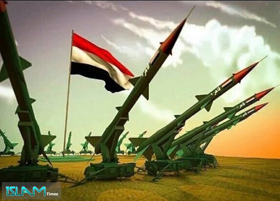 القوة الصاروخية اليمنية تستهدف قاعدة العند بلحج بصاروخ "بدر 1"
