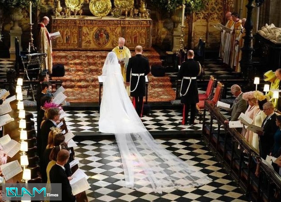 انگریزی جوڑے کی شادی میں لاکھوں لوگوں کی آنکھوں سے پوشیدہ رہنے والا منظر