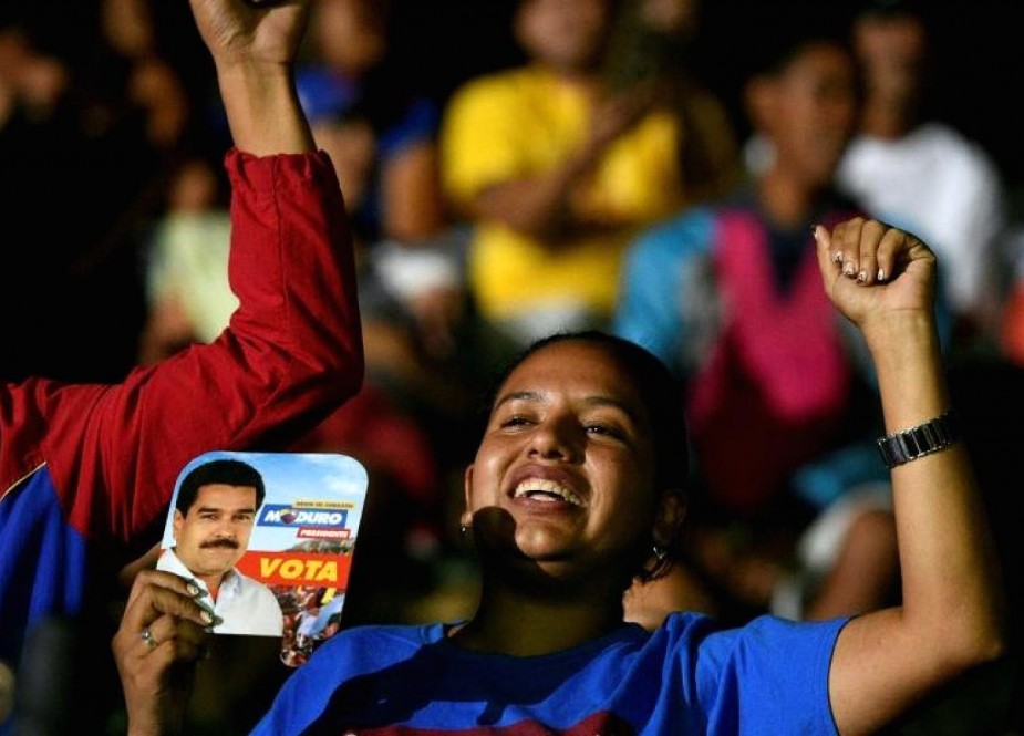 Pendukung Maduro merayakan kemenangan (cnbc)