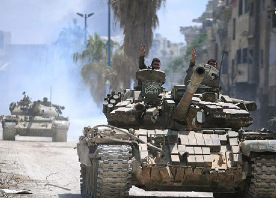 Syrian tanks in AL-Hajar Al-Aswad neighborhood in Damascus.jpg