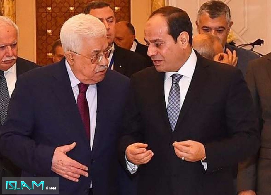 عباس يبحث من المستشفى التطورات الفلسطينية مع السيسي