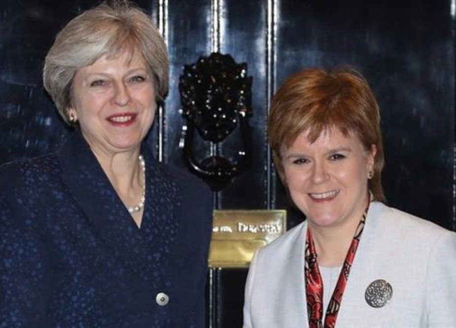 UK Prime Minister Theresa May (L) with Scottish First Minister Nicola Sturgeon at 10 Downing Street on November 14, 2017. (Getty Images)