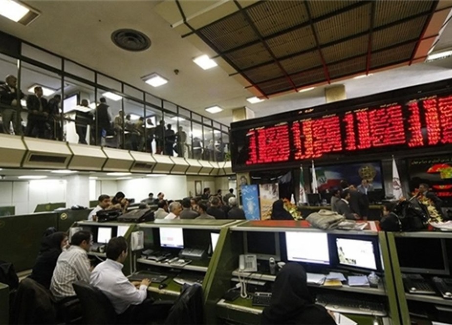 مؤشر بورصة طهران يحلق 215 نقطة