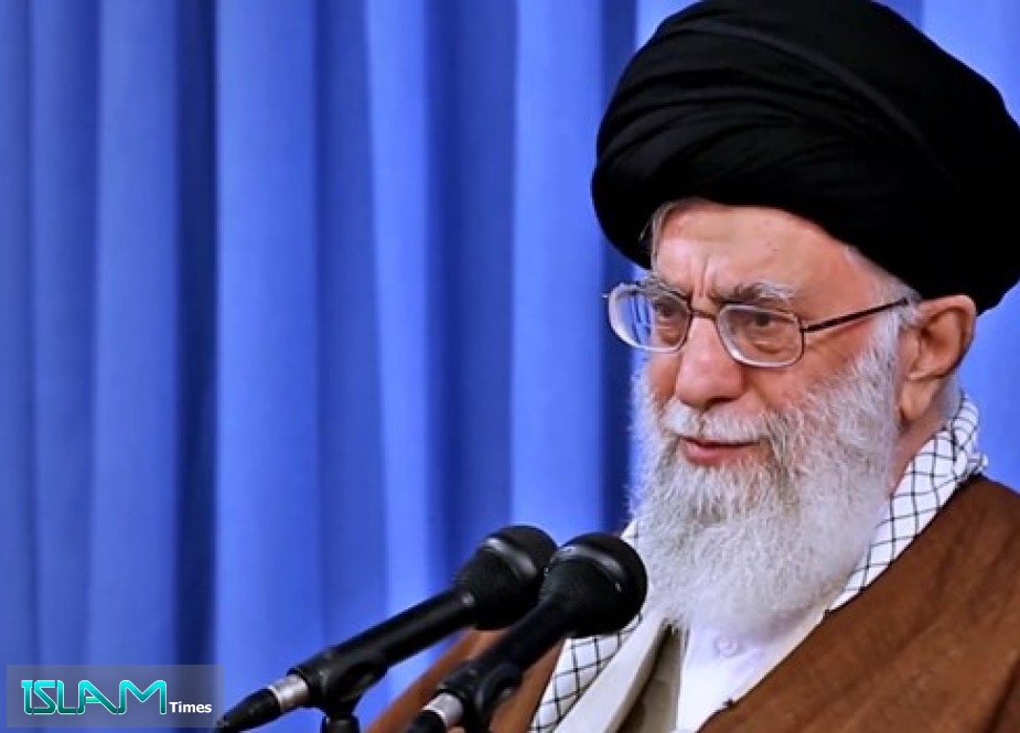 قائد الثورة الاسلامية يستقبل كبار مسؤولي الدولة