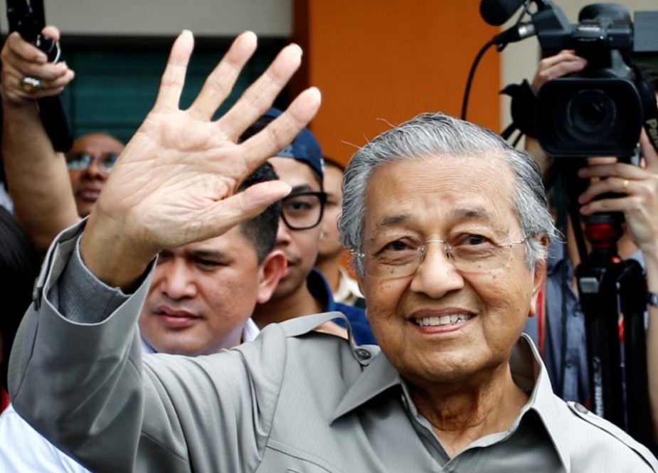 Mahathir Mohamad setelah mengunjungi pemimpin oposisi Anwar Ibrahim di Rumah Sakit Rehabilitasi Cheras di Kuala Lumpur, Malaysia 10 Januari 2018. (REUTERS)