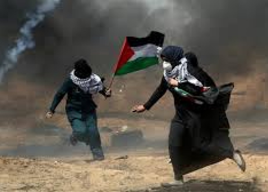 Two female Palestinian demonstrators at the Gaza border.jpg