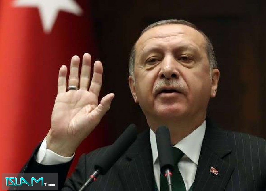 أردوغان يدعو الأتراك لتحويل مدخراتهم من اليورو والدولار لـ الليرة