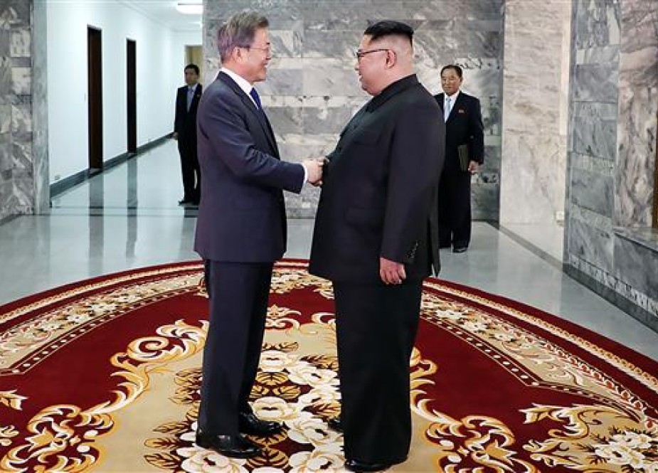 South, North Korean leaders meet to discuss possible Kim-Trump summit