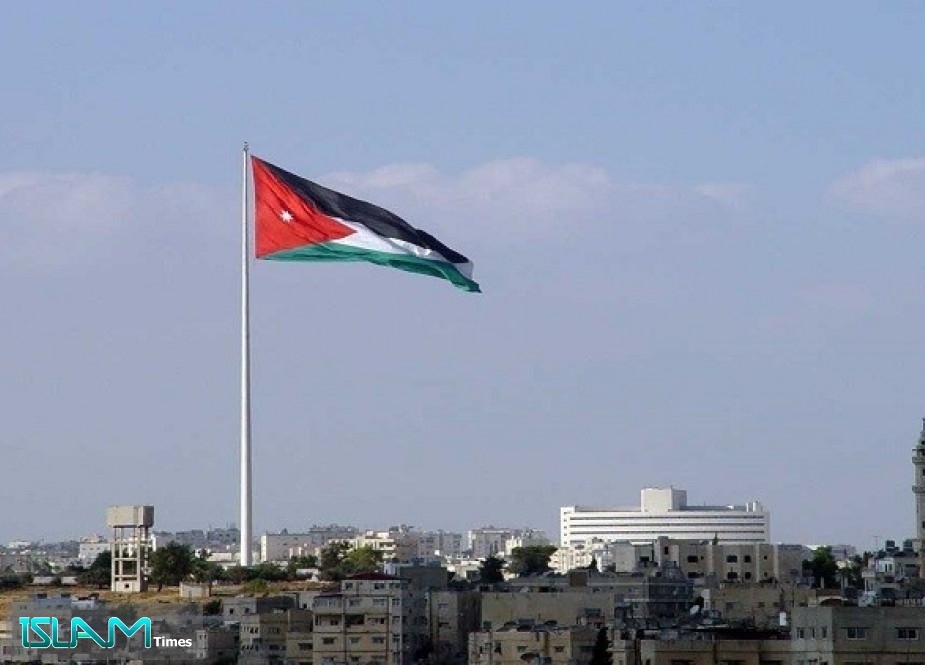إصابة 13 سجيناً و4 رجال أمن بحادث سير في الأردن