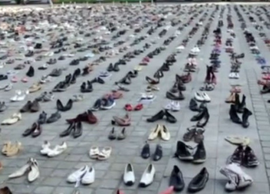 یورپی یونین کی عمارت کے ہابر ہزاروں افراد کا جوتے رکھ کر اسرائیلی مظالم کیخلاف احتجاج