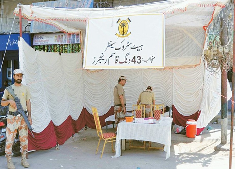کراچی میں رینجرز کے گرمی سے بچاؤ کیلئے ہیٹ اسٹروک کیمپس قائم