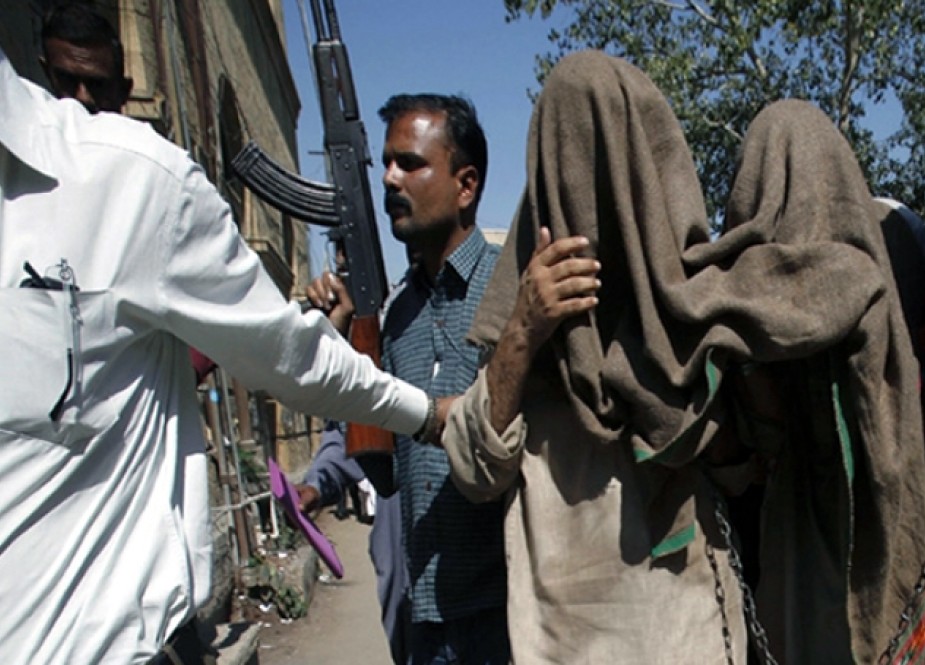 کراچی کے مختلف علاقوں میں پولیس کی کارروائیاں، پانچ ملزمان گرفتار