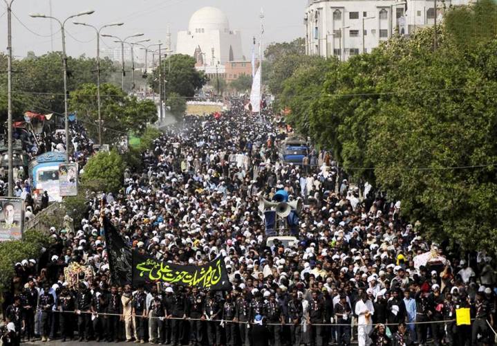اکیس رمضان یوم شہادت امام علی علیہ السلام کے موقع پر کراچی کے مرکزی جلوس کی تصویری جھلکیاں