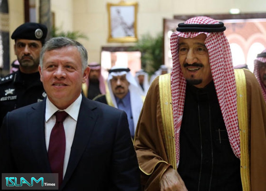 الملك الأردني يتلقى اتصالاً من نظيره السعودي