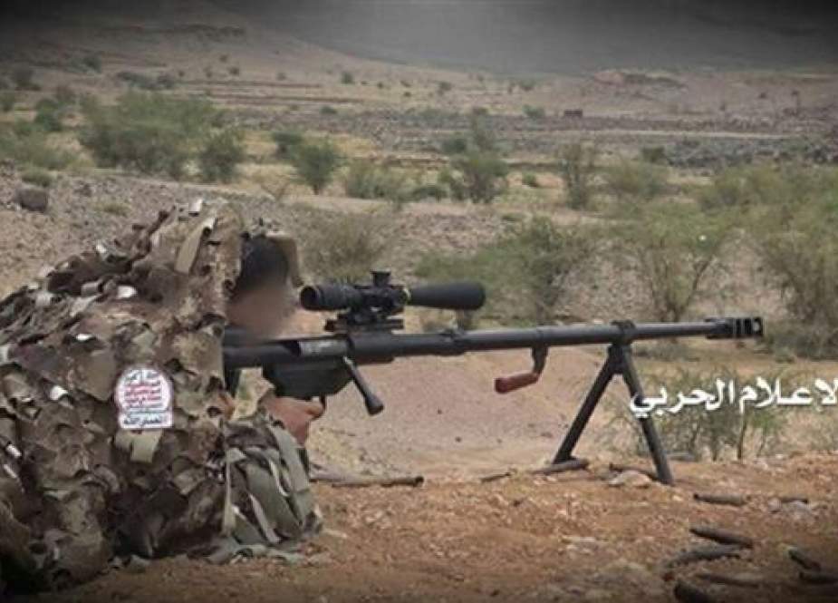 Yemeni Houthi Ansarullah fighter dressed in camouflage