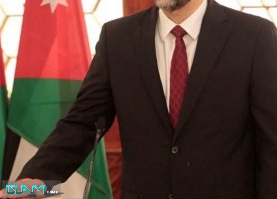 حكومة الأردن المكلفة تؤدي اليمين الدستوري