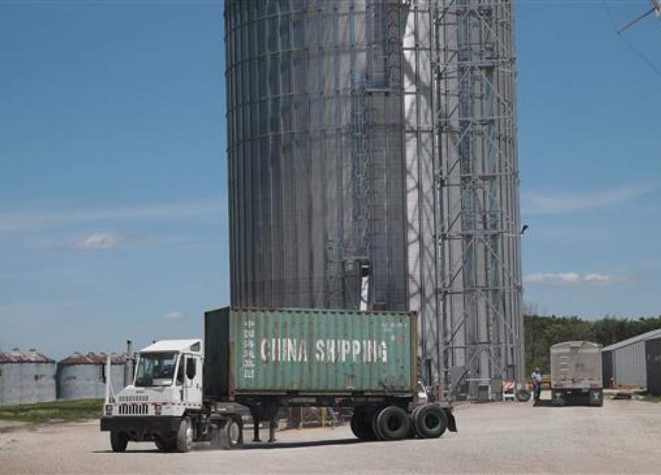 Shipping containers loaded with soybeans are destined for China at a Ruff Bros.jpg