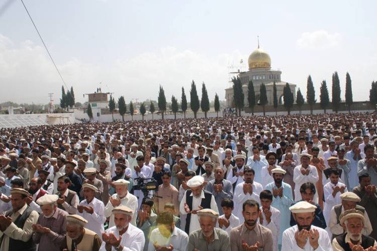 پاراچنار، مرکزی عید گاہ میں عید الفطر کی نماز کا عظیم اجتماع کے مناظر