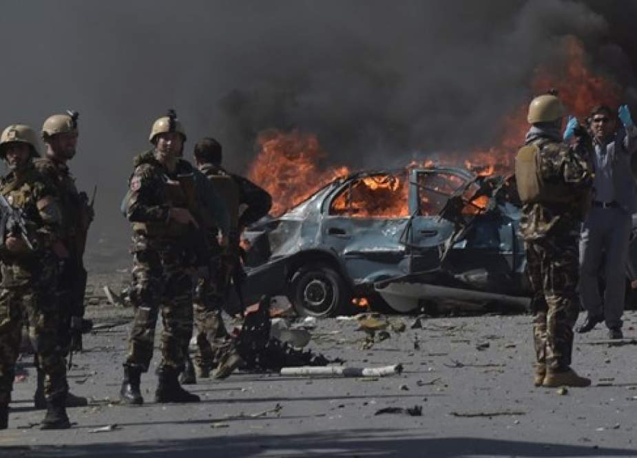 مقتل 16 شرطيا أفغانيا وخطف مهندسين بعد انتهاء وقف إطلاق النار مع طالبان