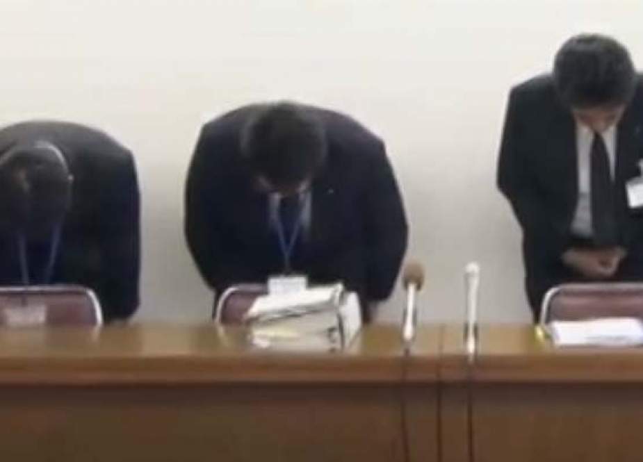 جاپان، سول سرونٹ کے جلدی ڈیسک چھوڑنے پر جاپانی حکام کی ٹی وی پر آکر معافی