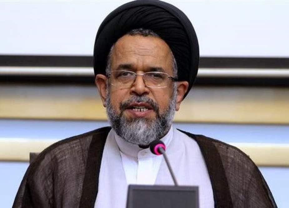 وزير الامن الايراني يتفقد المنشآت النووية