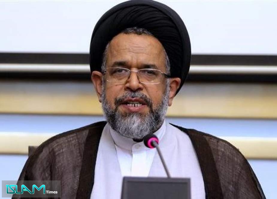 وزير الأمن الايراني يتفقد المنشآت النووية