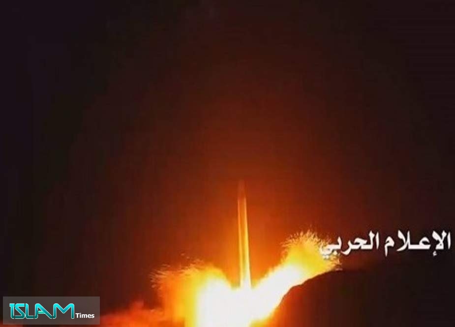 القوة الصاروخية اليمنية تقصف الرياض بصواريخ بركان الباليستية