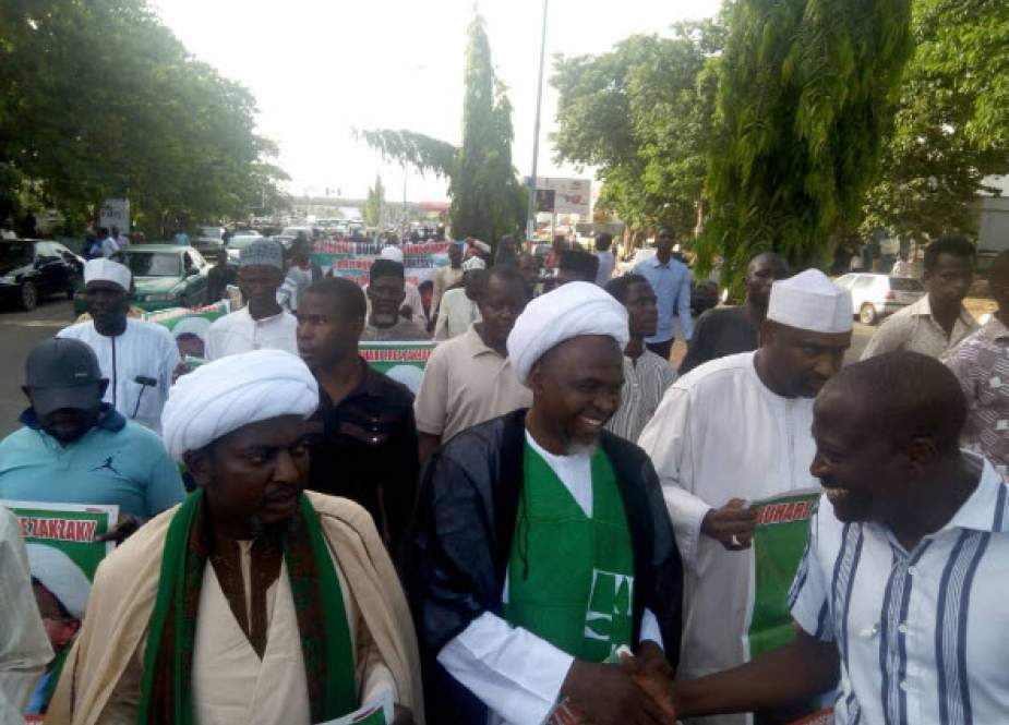 تظاهرات در نیجریه در محکومیت ادامه بازداشت شیخ زکزاکی و همسرش+عکس